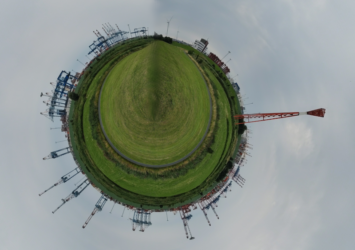 Machen Sie blitzschnell aus einem Panoramafoto eine winzige Erdkugel